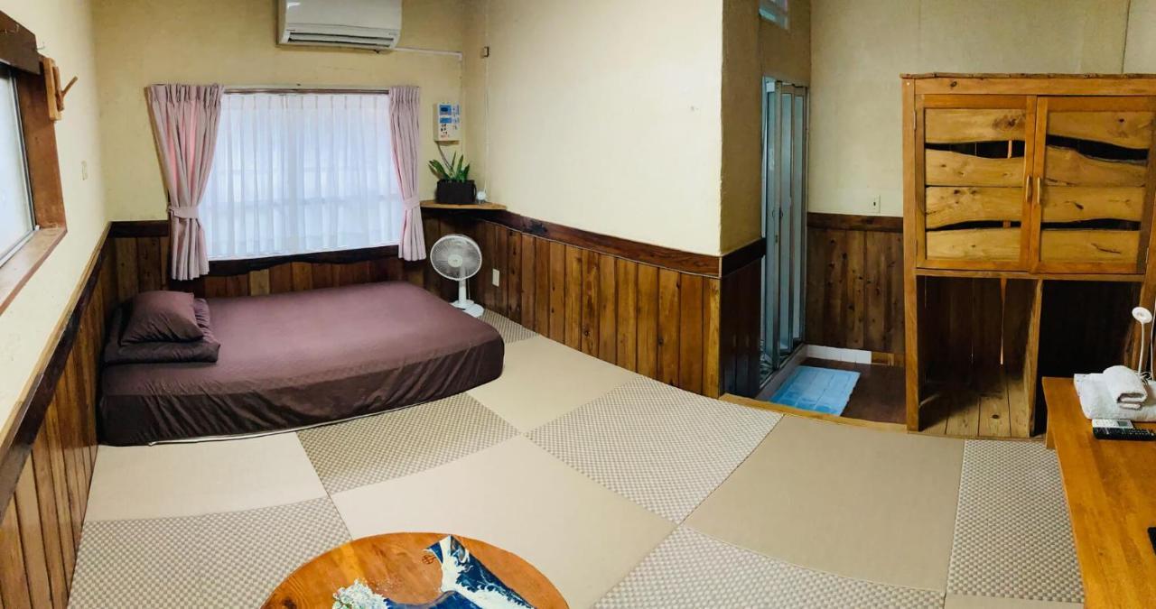 ペンションやいま日和 Hotel Ishigaki  Exterior photo